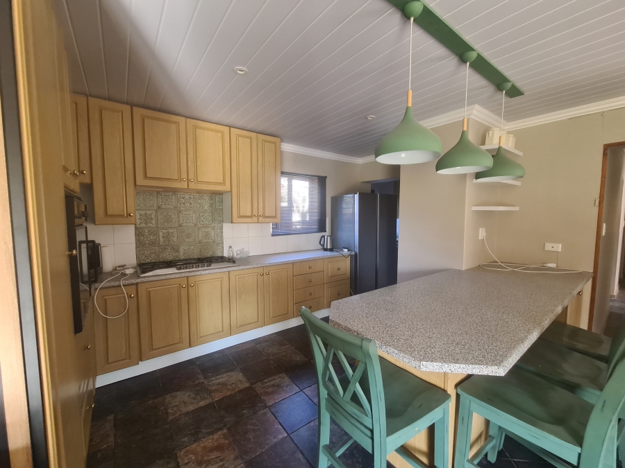 To Let 5 Bedroom Property for Rent in Fraaiuitsig Western Cape
